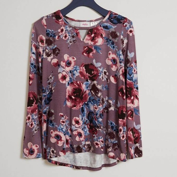 Daytrip Other - Buckle Daytrip Floral Mauve Top M